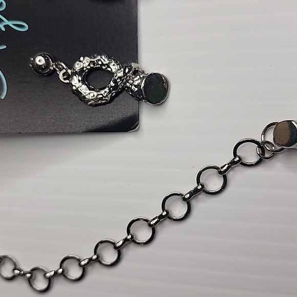 Metal unique shaped drop necklace set - Picture 5 of 5